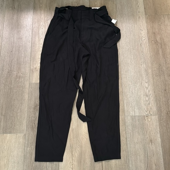NWT! High-Waisted Cropped Belted Straight-Leg Pants for Women - Size Medium💎 - Picture 4 of 4